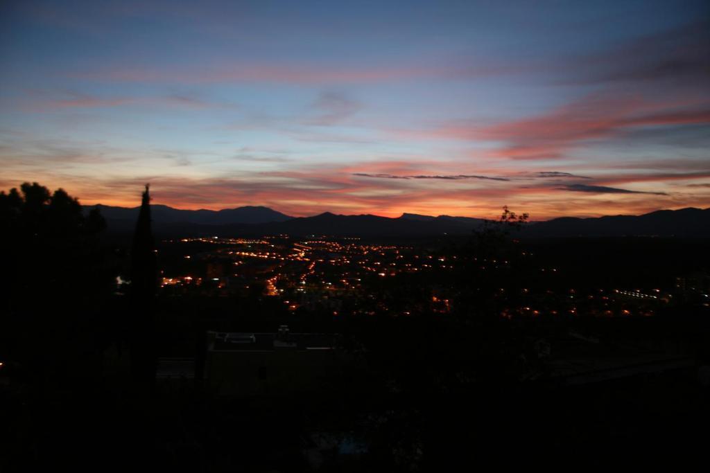 Villa Montjuic Херона Стая снимка